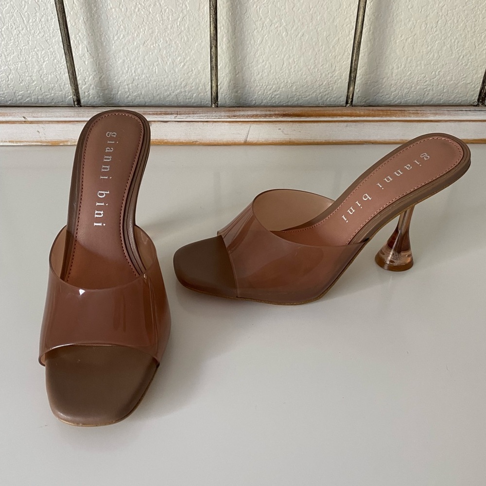 Gorgeous Gianni Bini Heels
